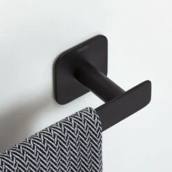 Tiger Handdoekrek Colar Zwart -badkamer 123 2163