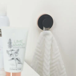 Tiger Haak Urban Groot Zwart 12 Tiger Haak Urban Groot Zwart -badkamer 123 3436